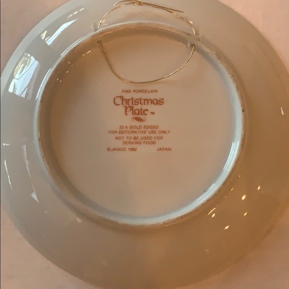 JASCO 1982 vintage Christmas plate 22k gold rim - Picture 3 of 4